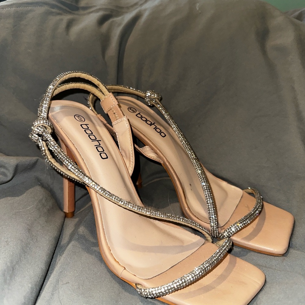 Boohoo Tan Strappy Heels with Rhinestone Detailing Size 7.5 WIDE